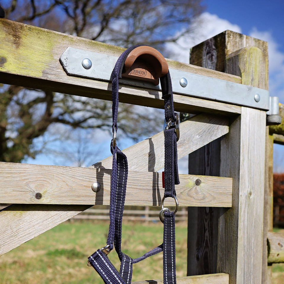 EquiHook Magnetic Bridle Hook - Brown
