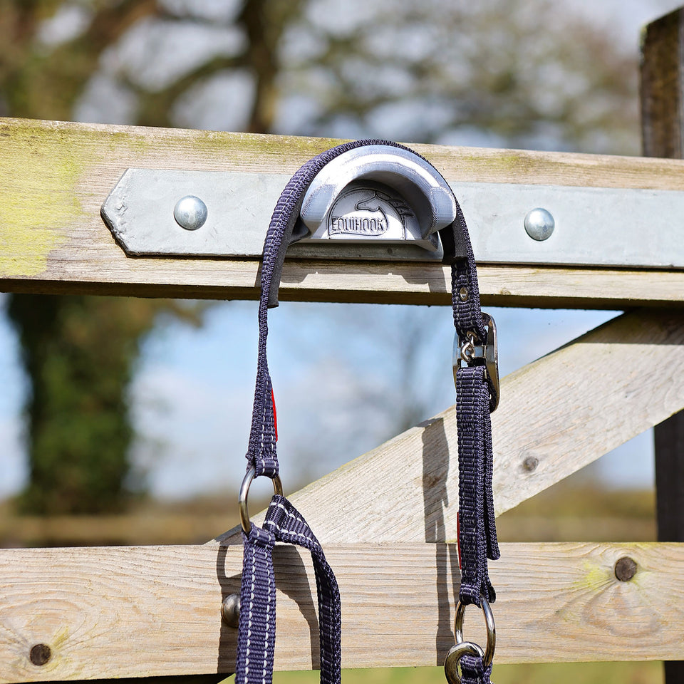EquiHook Magnetic Bridle Hook - Shiny Grey