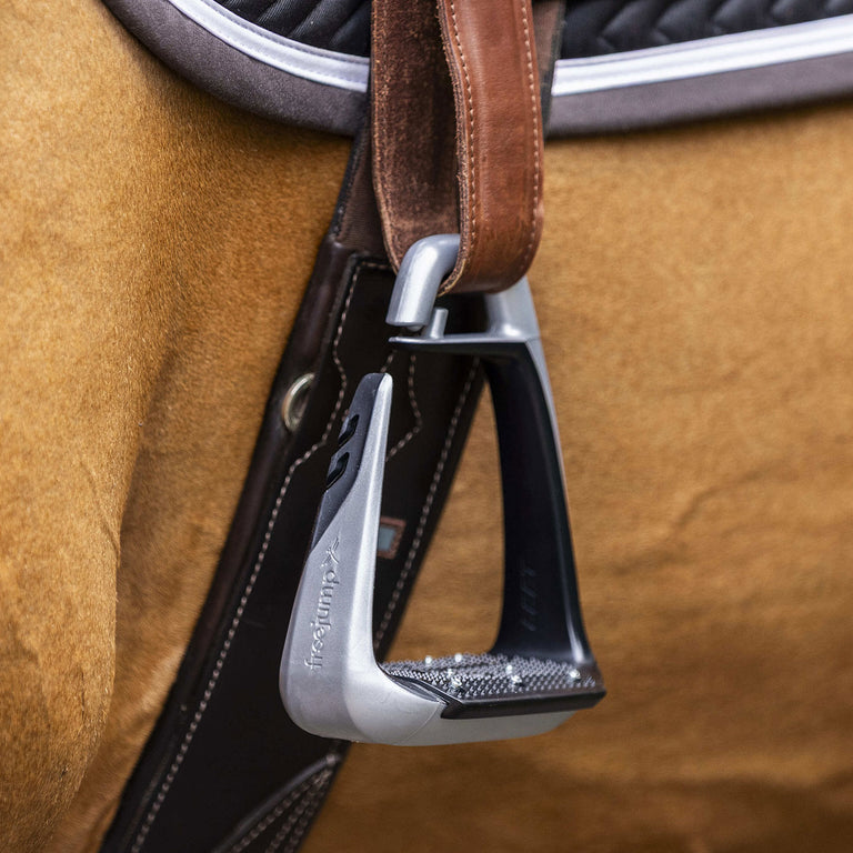 Freejump Soft'Up Classic Plus Stirrups - Black/Pearl Silver