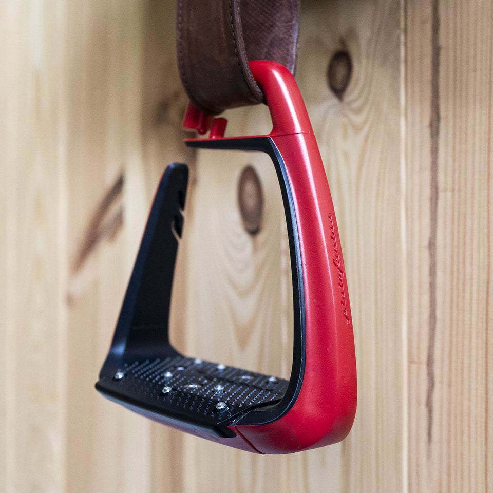 Freejump Soft'Up Classic Stirrups - Black/Pearl Red