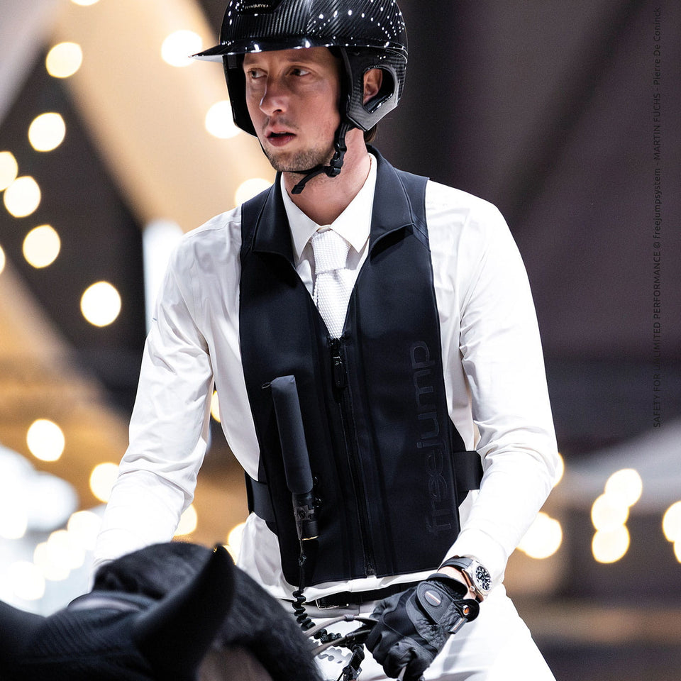 Freejump Plume Air Vest - Black