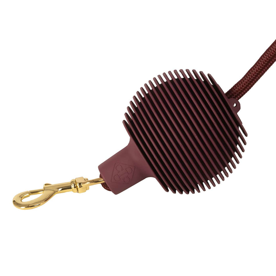 Grooming Deluxe Rubber Ball Pro Lead and Wall Protector - Bordeaux