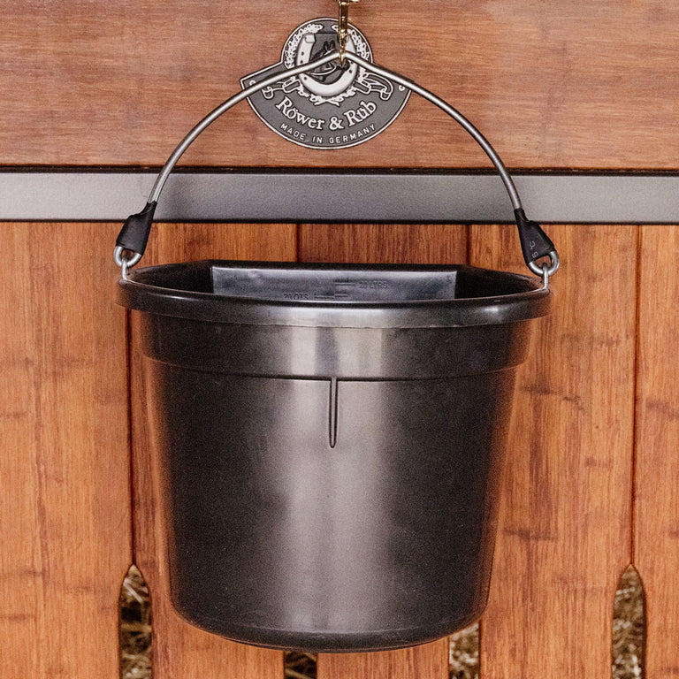Grooming Deluxe Flat Back Water Bucket 18L - Black