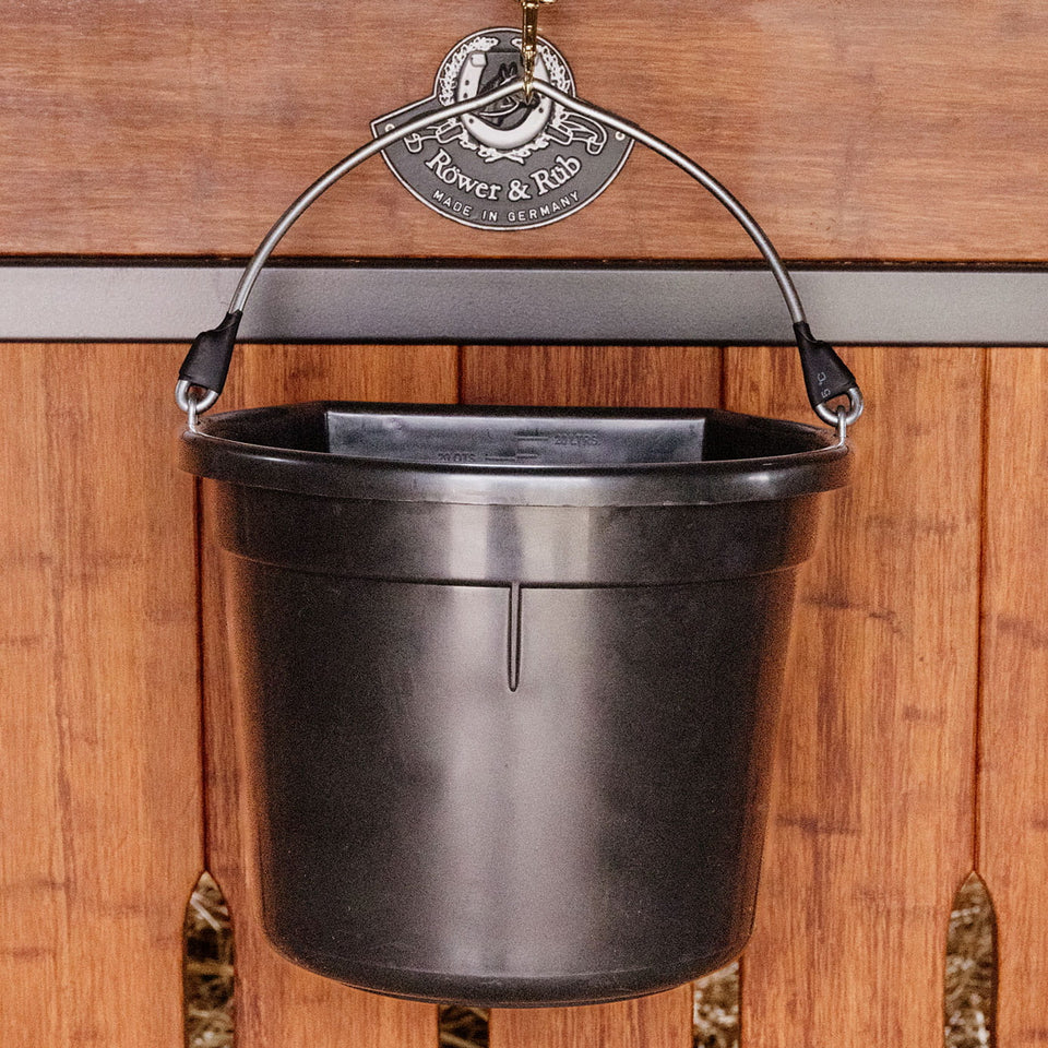 Grooming Deluxe Flat Back Water Bucket 18L - Black