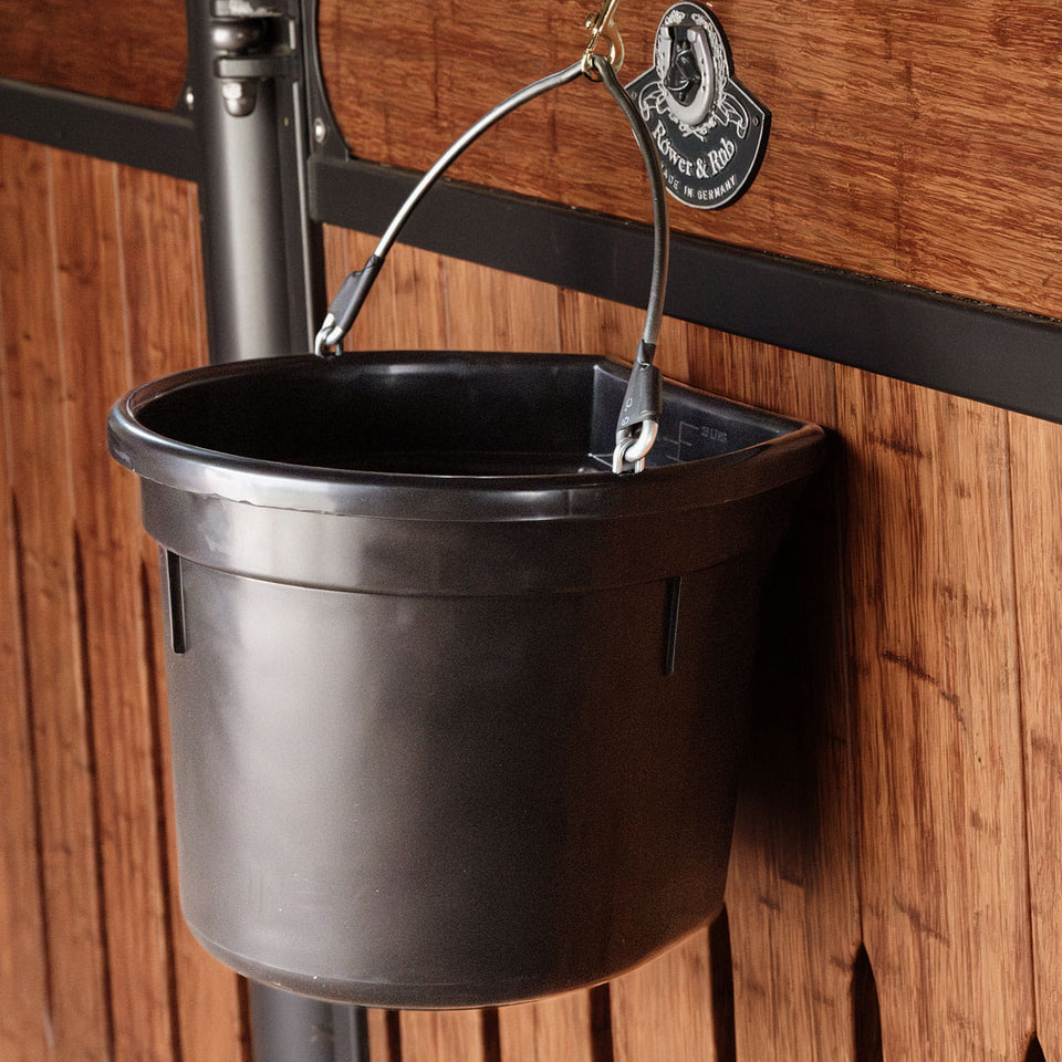 Grooming Deluxe Flat Back Water Bucket 18L - Black