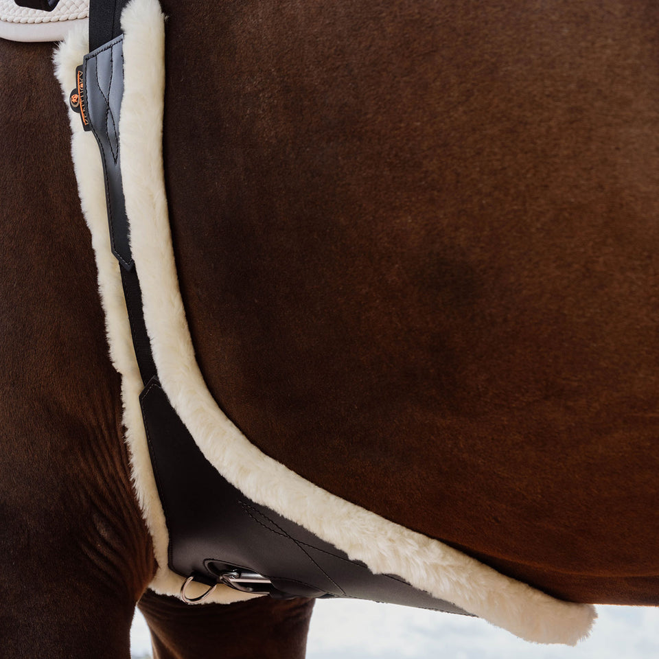 Kentucky Horsewear Anatomic Sheepskin Stud Girth - Black