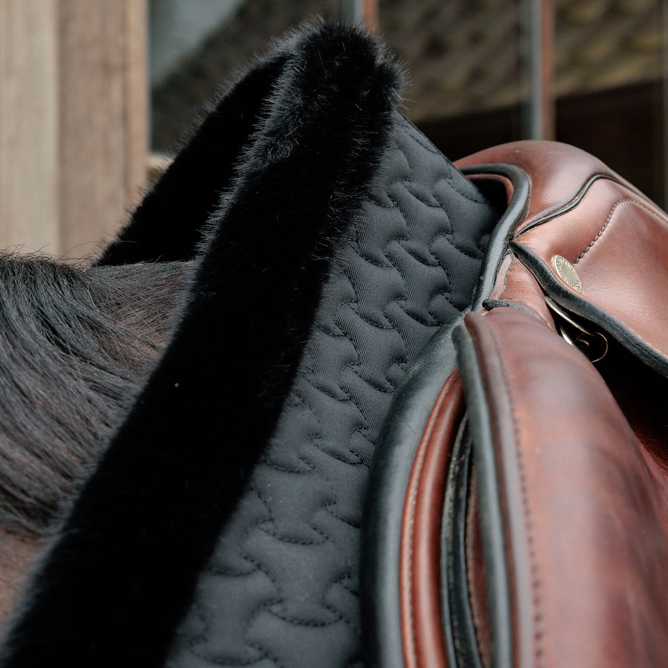 Kentucky Horsewear Faux Fur Trim Jumping Saddle Cloth - Black