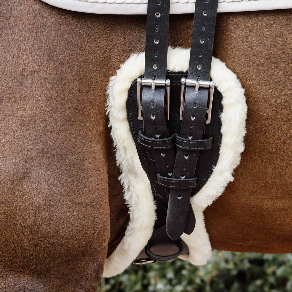 Kentucky Horsewear New Sheepskin Anatomic Short Girth - Black
