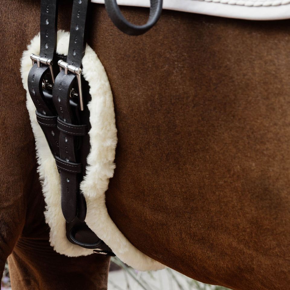 Kentucky Horsewear New Sheepskin Anatomic Short Girth - Black