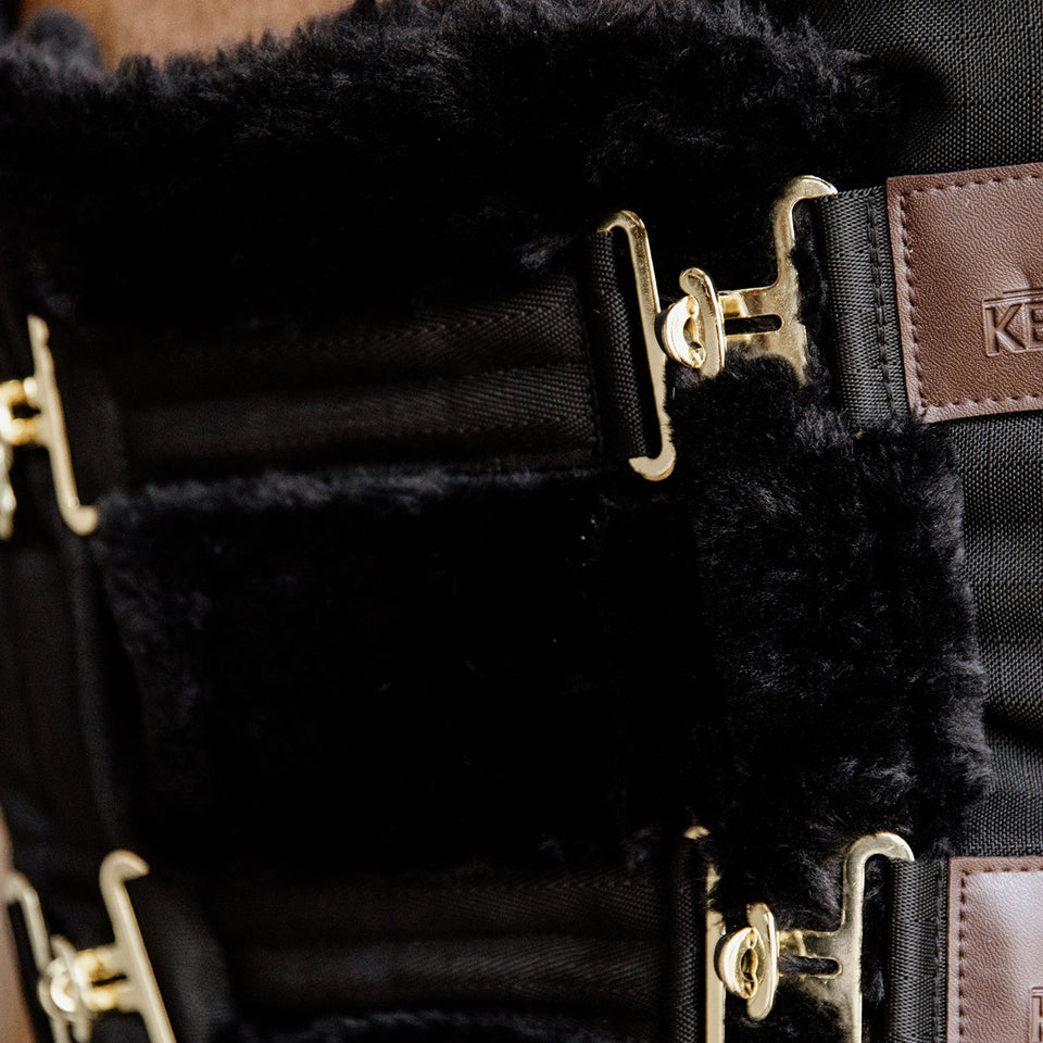 Kentucky Horsewear Sheepskin Chest Expander - 2 Buckles - Black