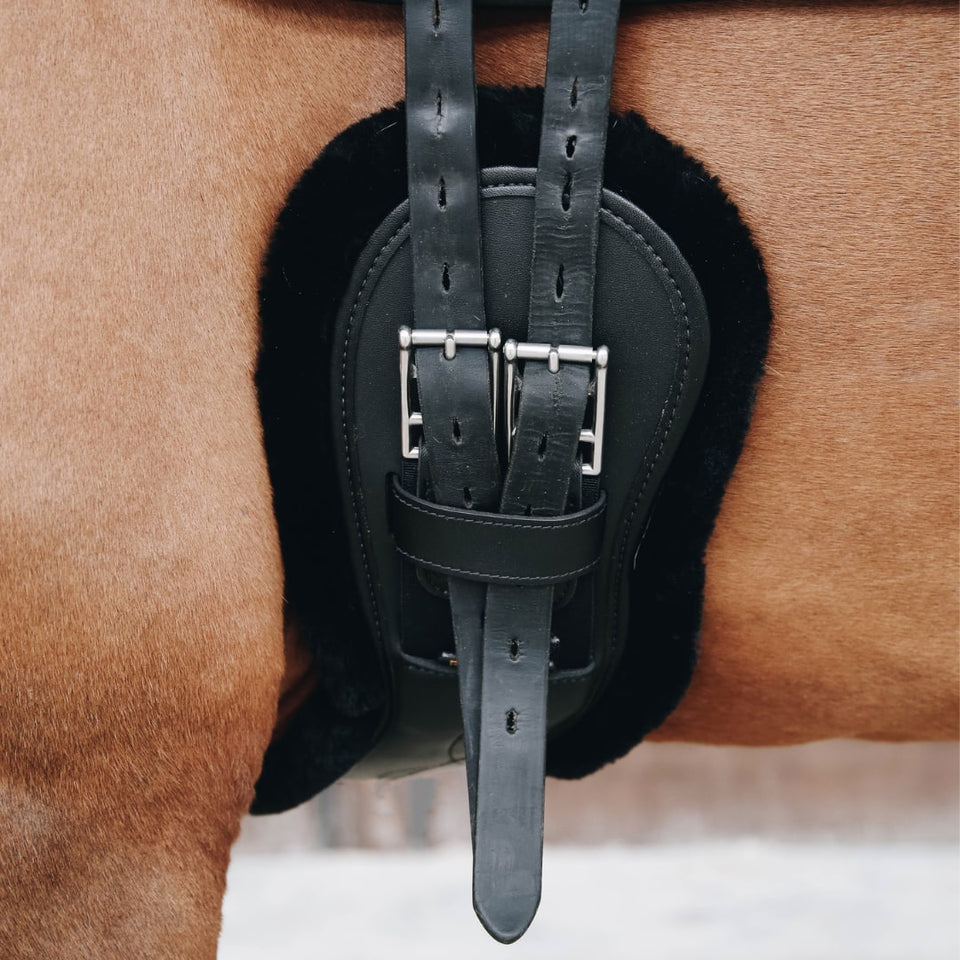 Kentucky Horsewear Anatomic Sheepskin Short Girth - Black